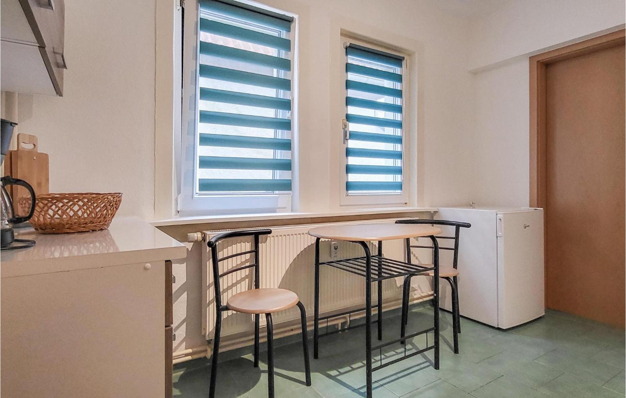 2 Bedroom Nice Apartment In Friedrichroda Esterno foto