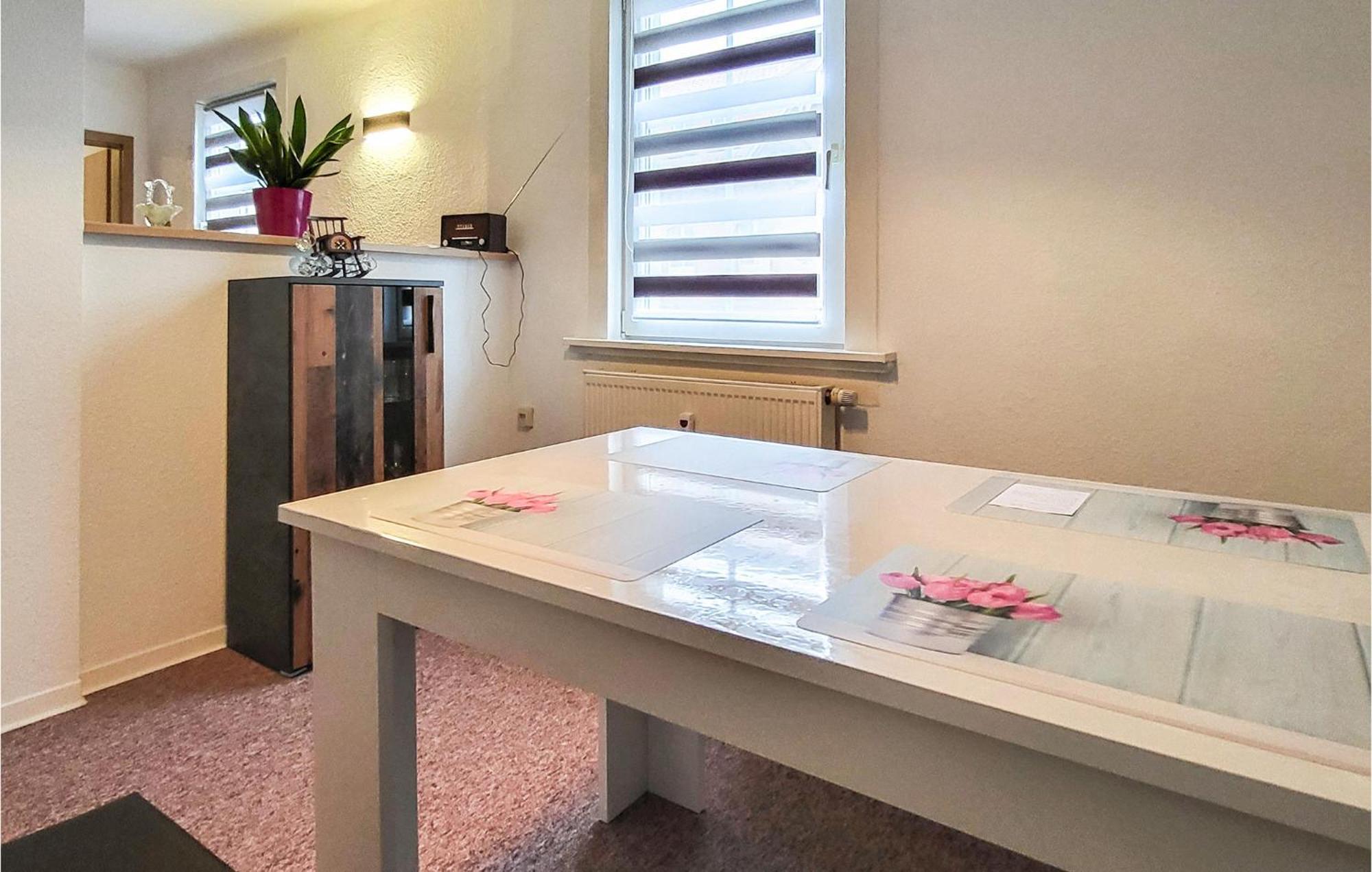 2 Bedroom Nice Apartment In Friedrichroda Esterno foto